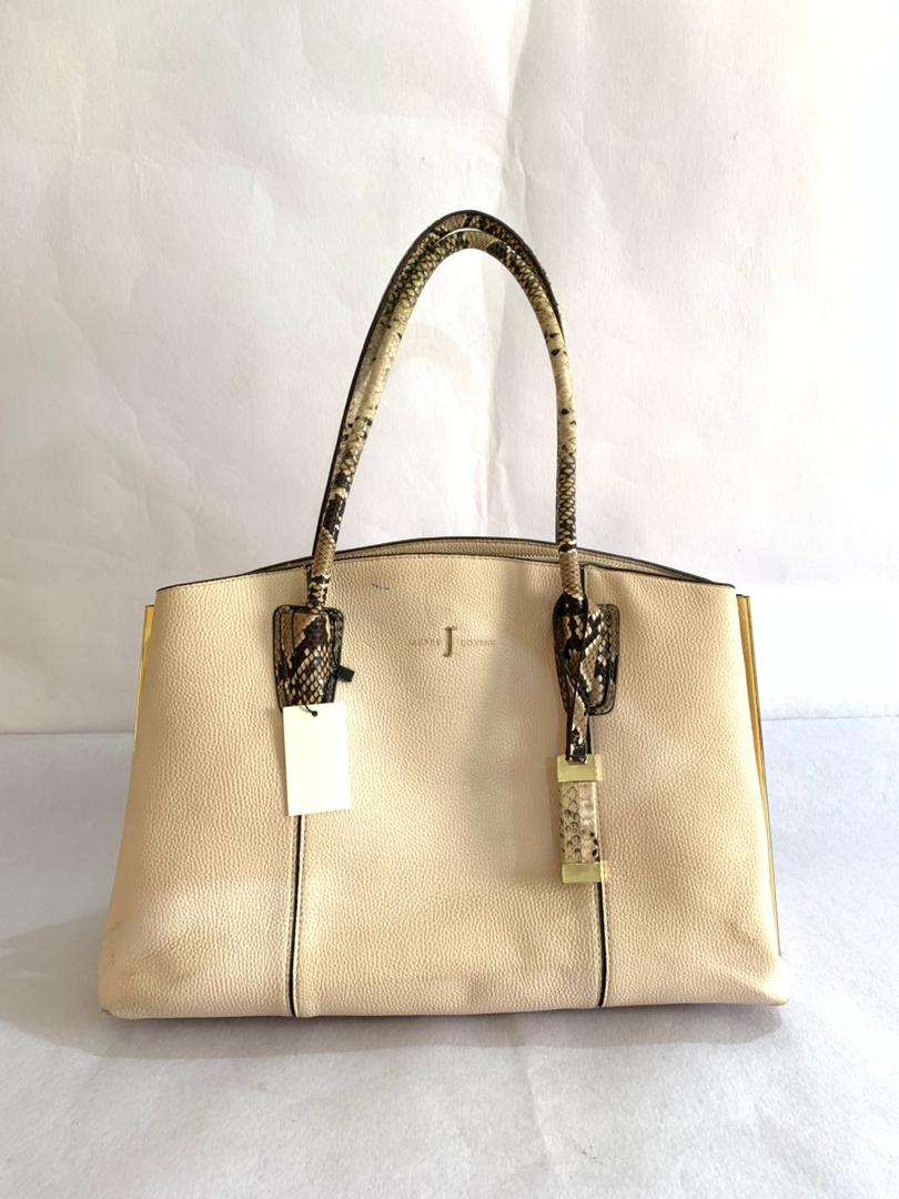 Elegant Crocodile-Embossed Vegan Leather Tote – Cream
